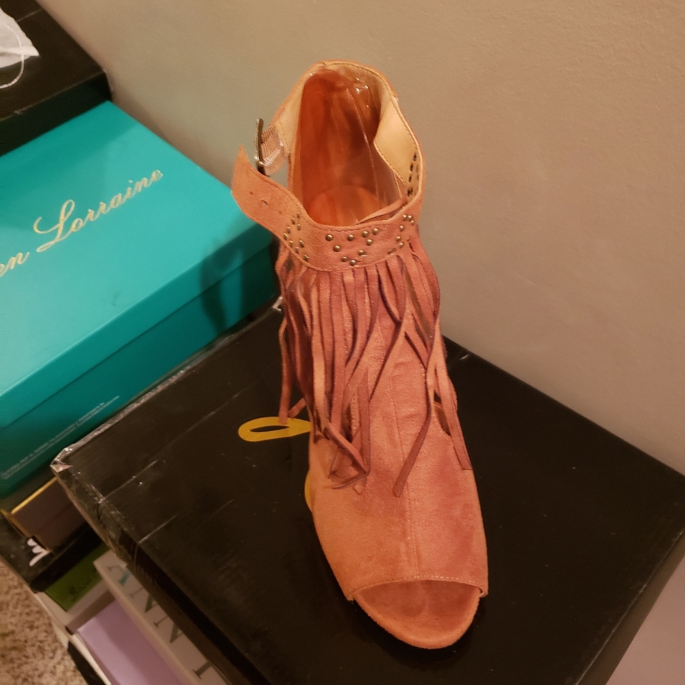 BRAND NEW HEELS